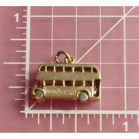 Vintage 9K Gold London Bus Charm Pendant "London Transport" Engraved Rotating Wh - Picture 3 of 14